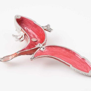 Area Red & Silver Fish