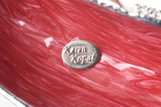 Area Red & Silver Fish